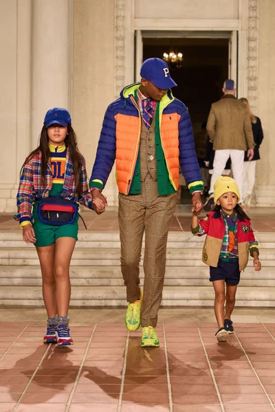 Look 80